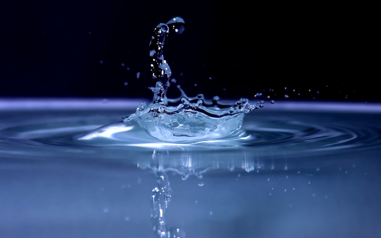 water-drop-high-quality-resolution-wallpapers